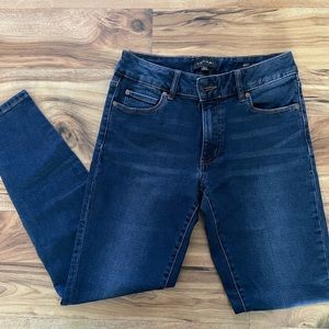 Tahari Kelly classic skinny denim jeans